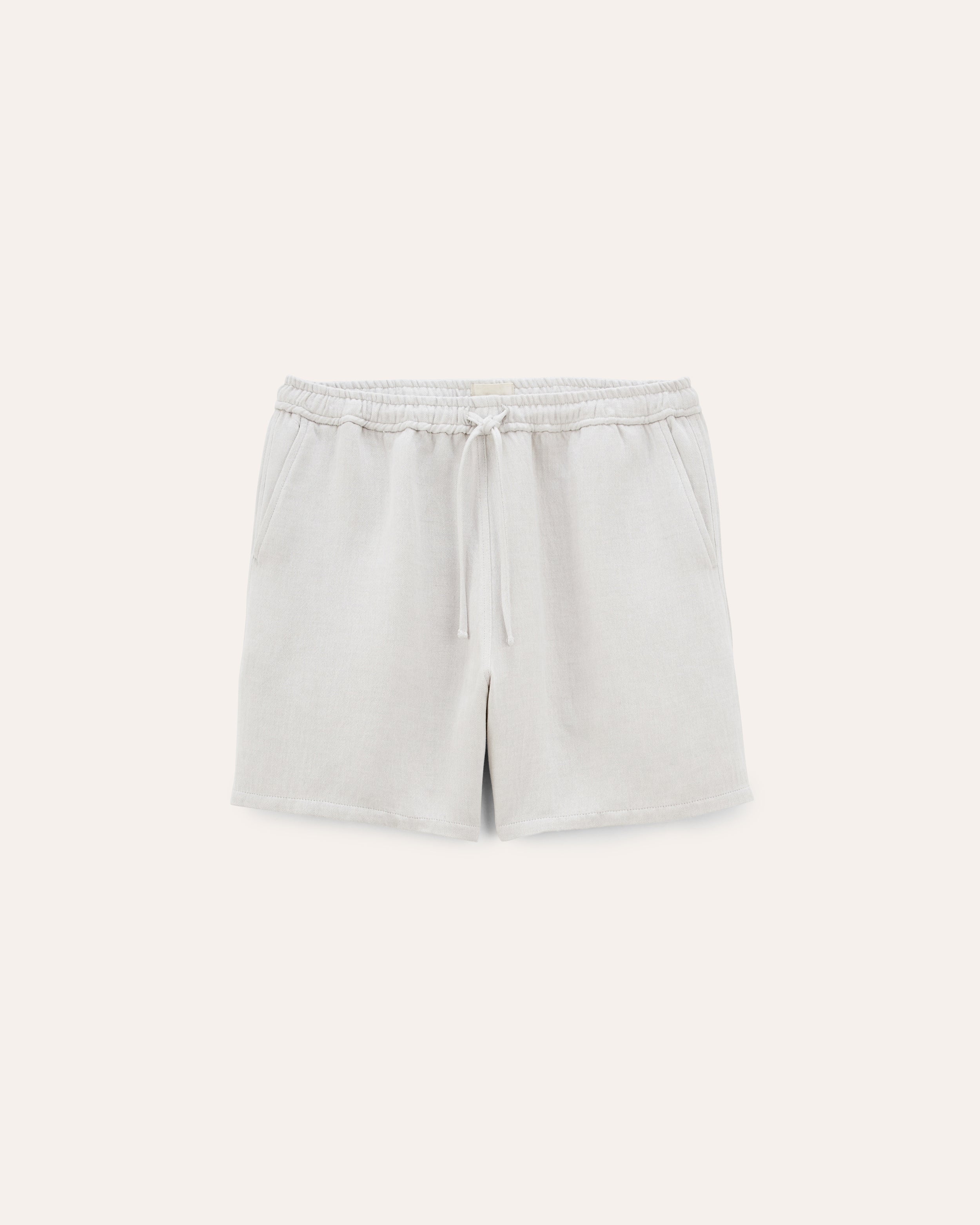 packshot ss26 studio