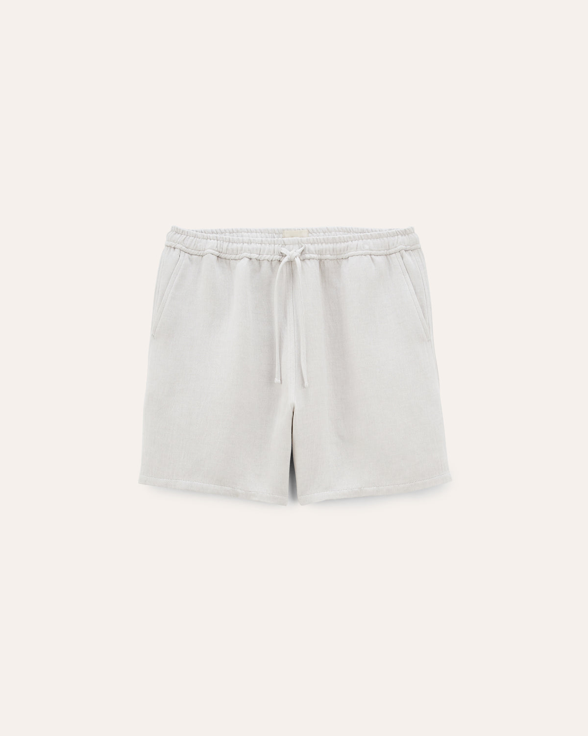 Malibu Light grey, short en lin upcyclé NOYOCO, packshot ss26 studio