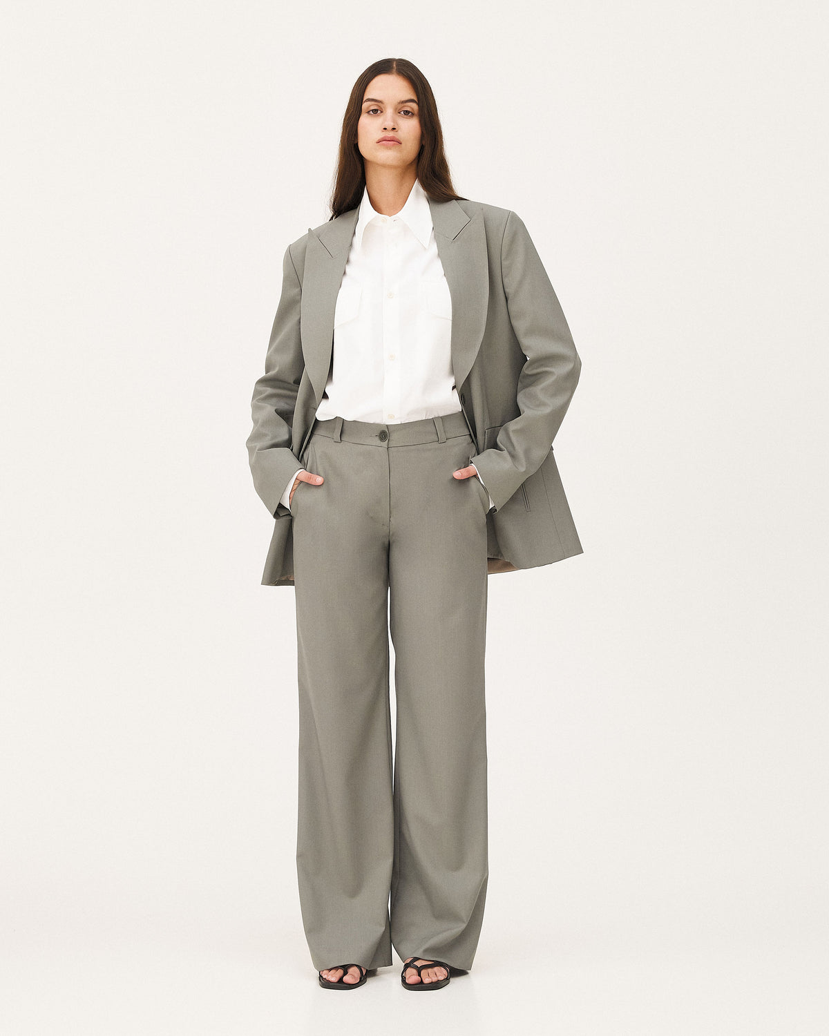 Gilia Eucalyptus, pantalon en laine vierge NOYOCO, femme ss26 studio