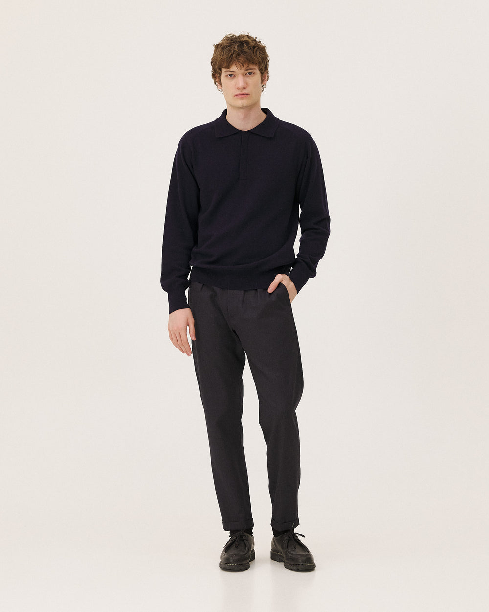 Hanzo Navy, polo en laine mérinos NOYOCO, homme AW26 studio