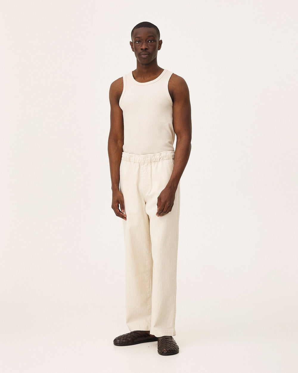 Michigan Ecru, pantalon en coton biologique, fibre d’ananas et lyocell NOYOCO, homme ss26 studio