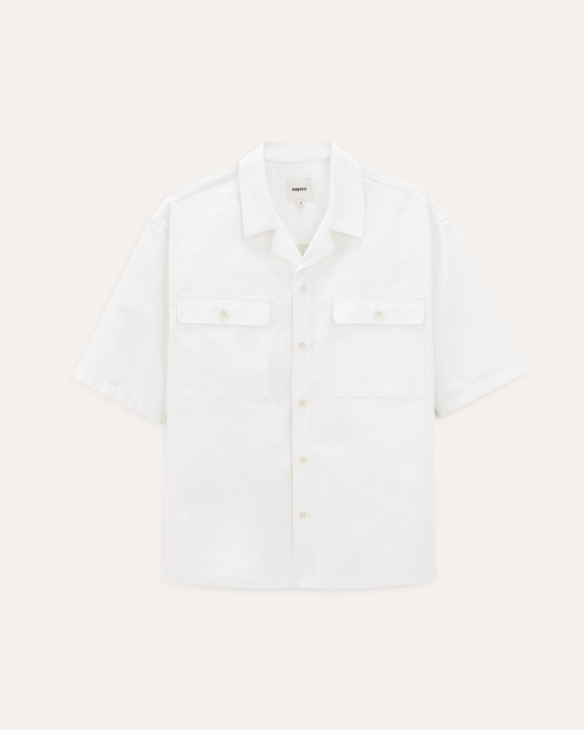 Borneo White, chemise en coton biologique NOYOCO, packshot ss26 studio