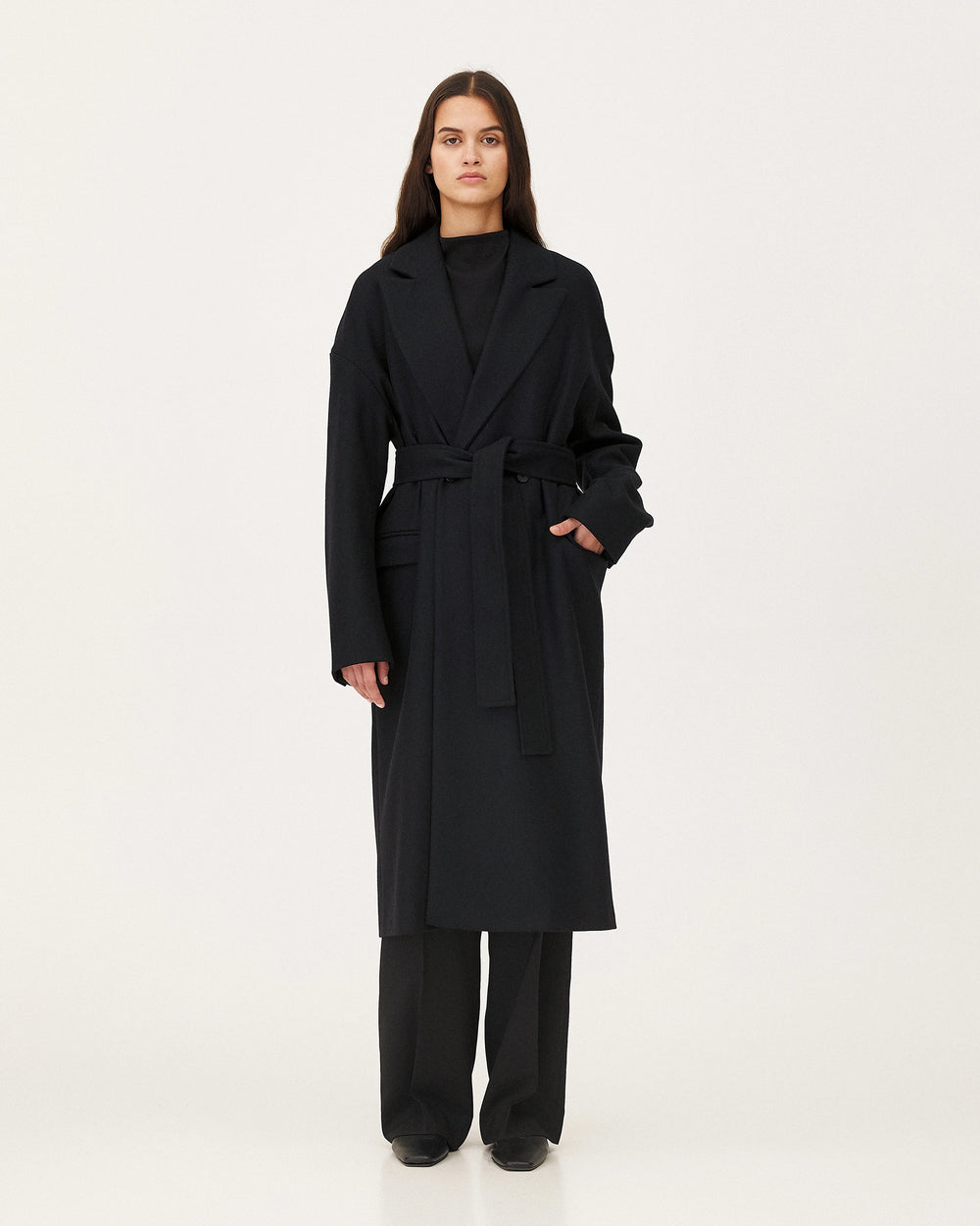 Caspa Midnight blue, manteau en laine et cachemire recyclés NOYOCO, femme
