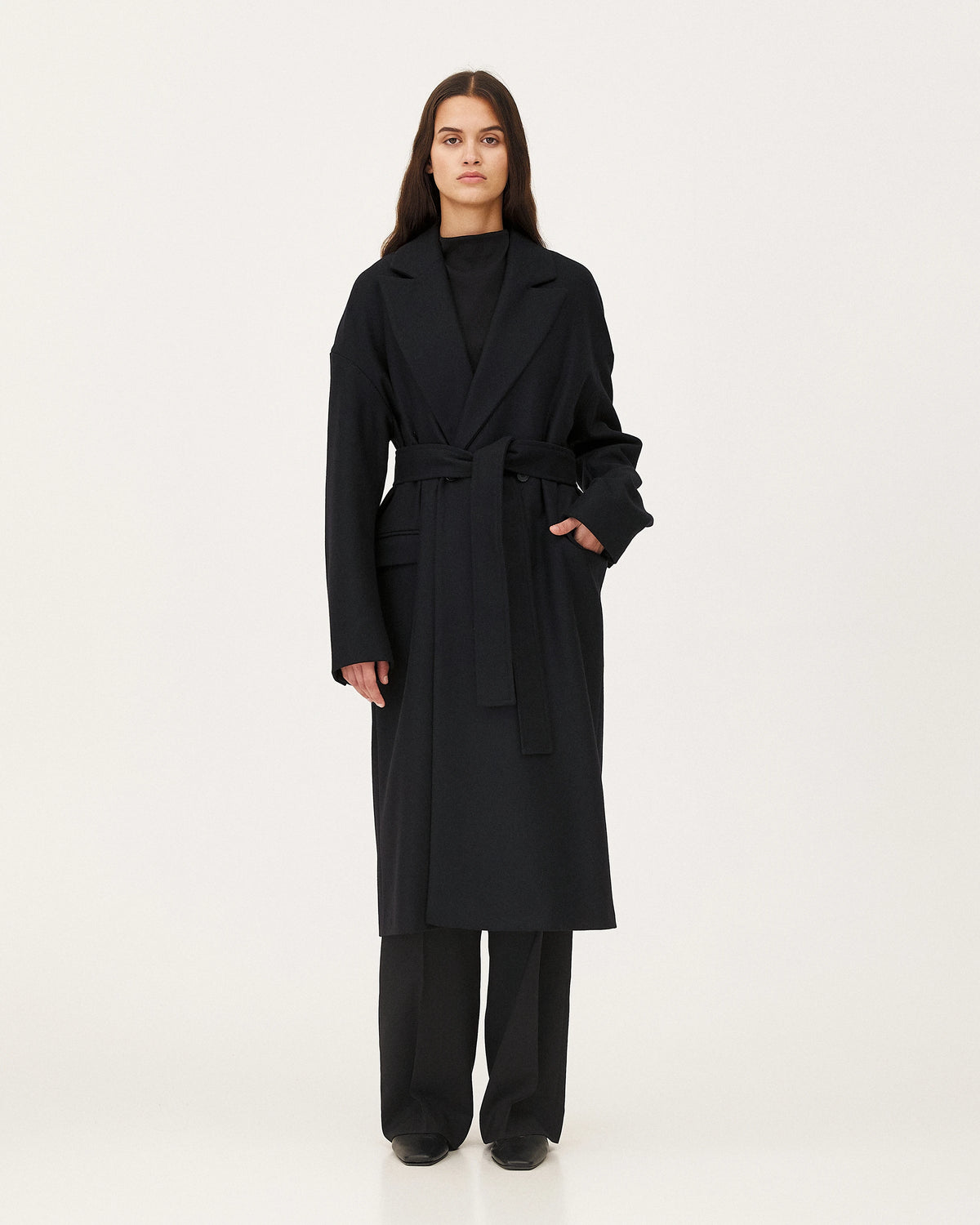 Caspa Midnight blue, manteau en laine et cachemire recyclés NOYOCO, femme