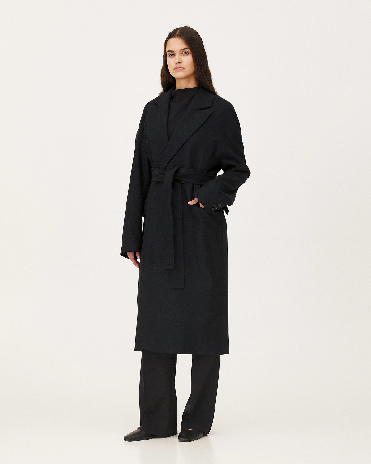 Caspa Midnight blue, manteau en laine et cachemire recyclés NOYOCO, femme