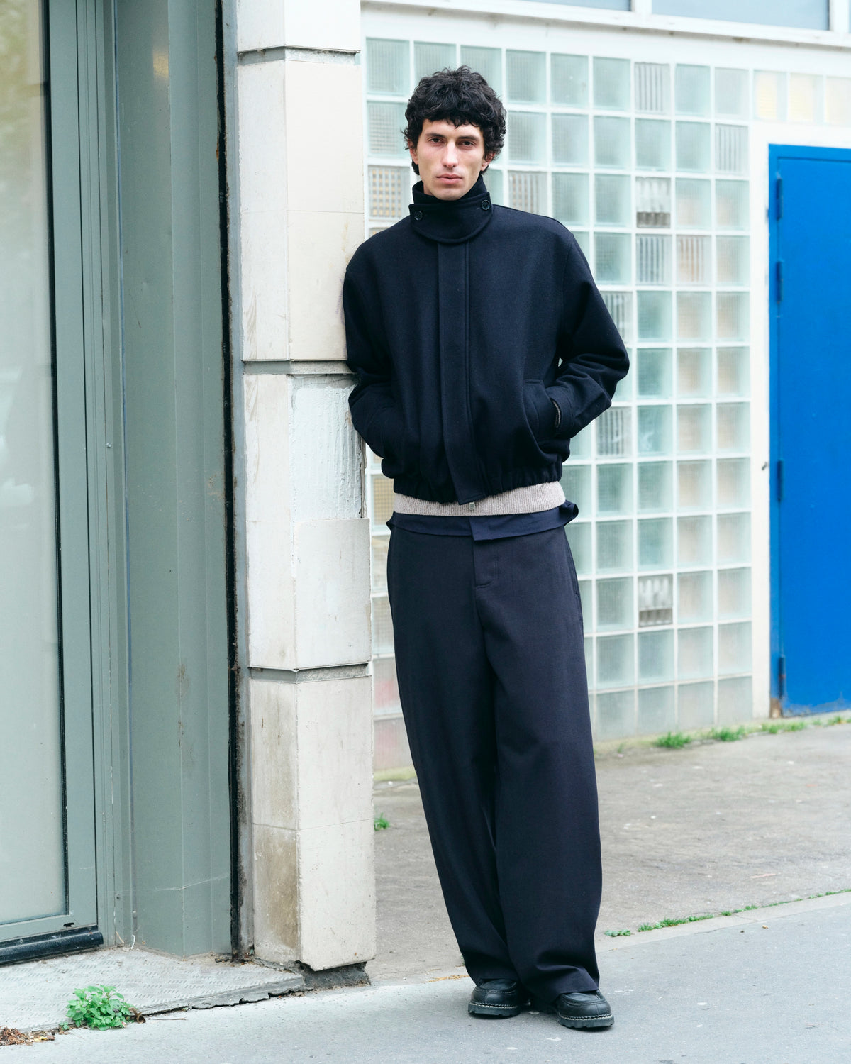Silhouette NOYOCO dans Paris, éditorial AW26