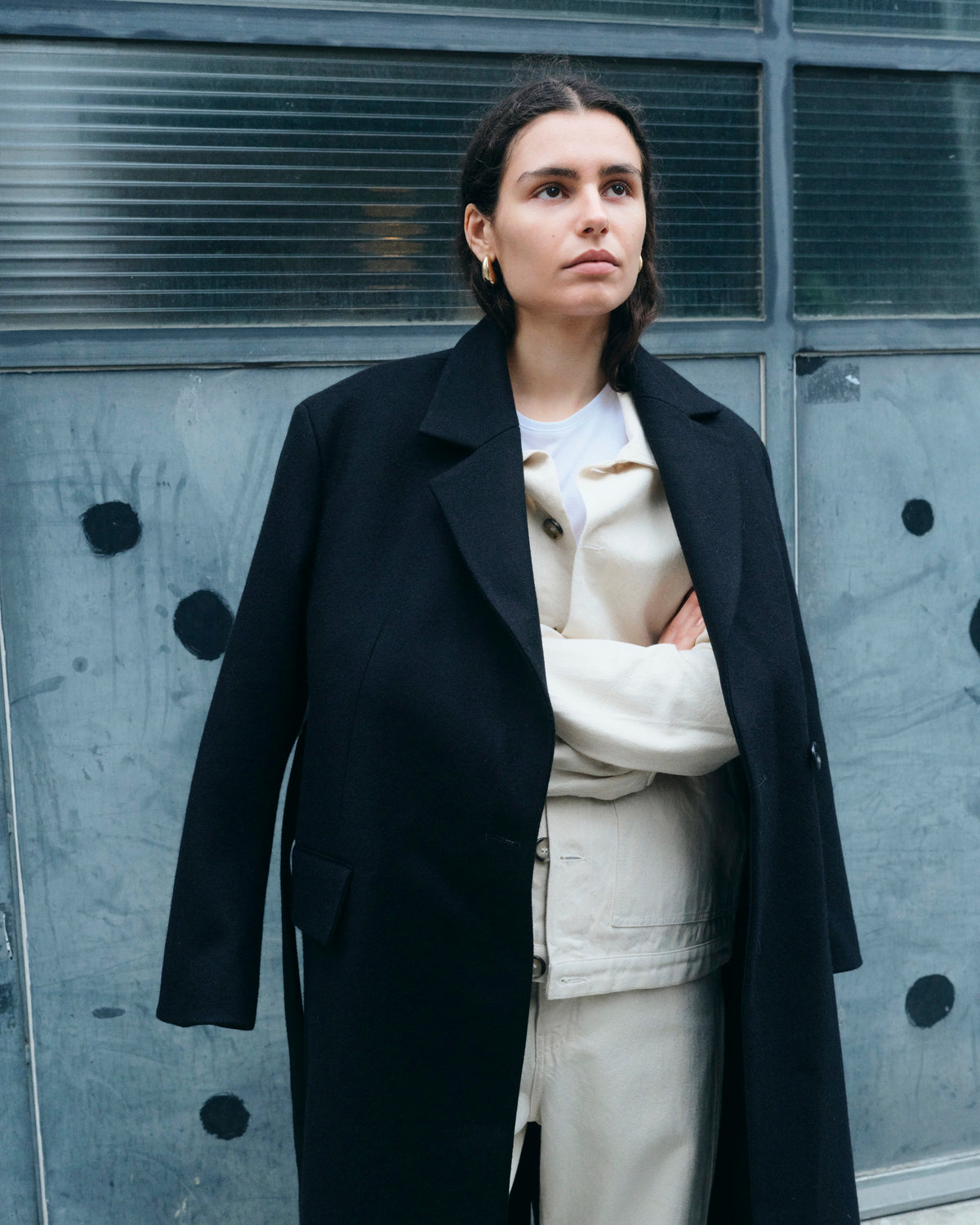 Silhouette NOYOCO dans Paris, éditorial AW26