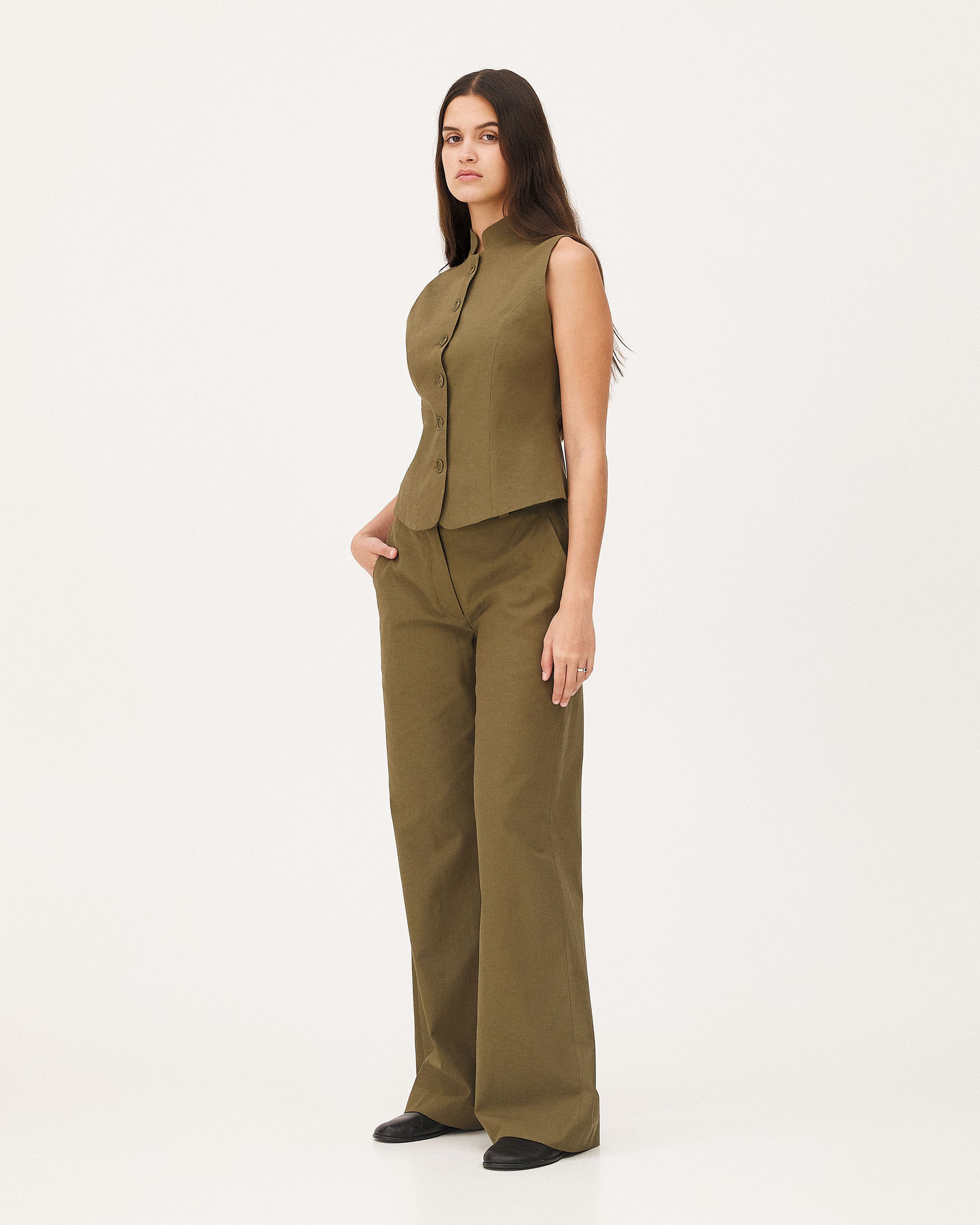 Agar Khaki, gilet en lyocell et coton NOYOCO, femme ss26 studio