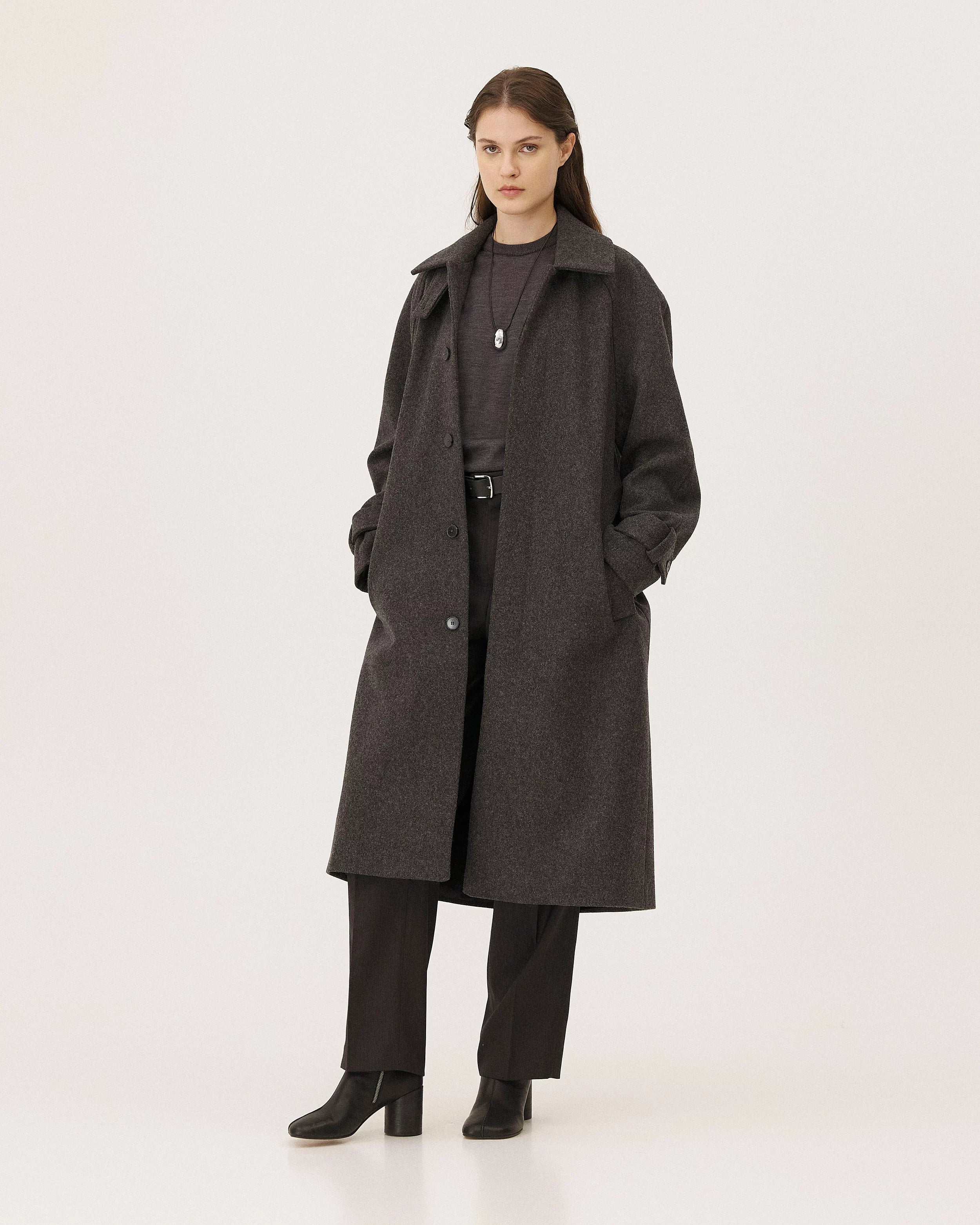 Verlaine Anthracite - womenswear look