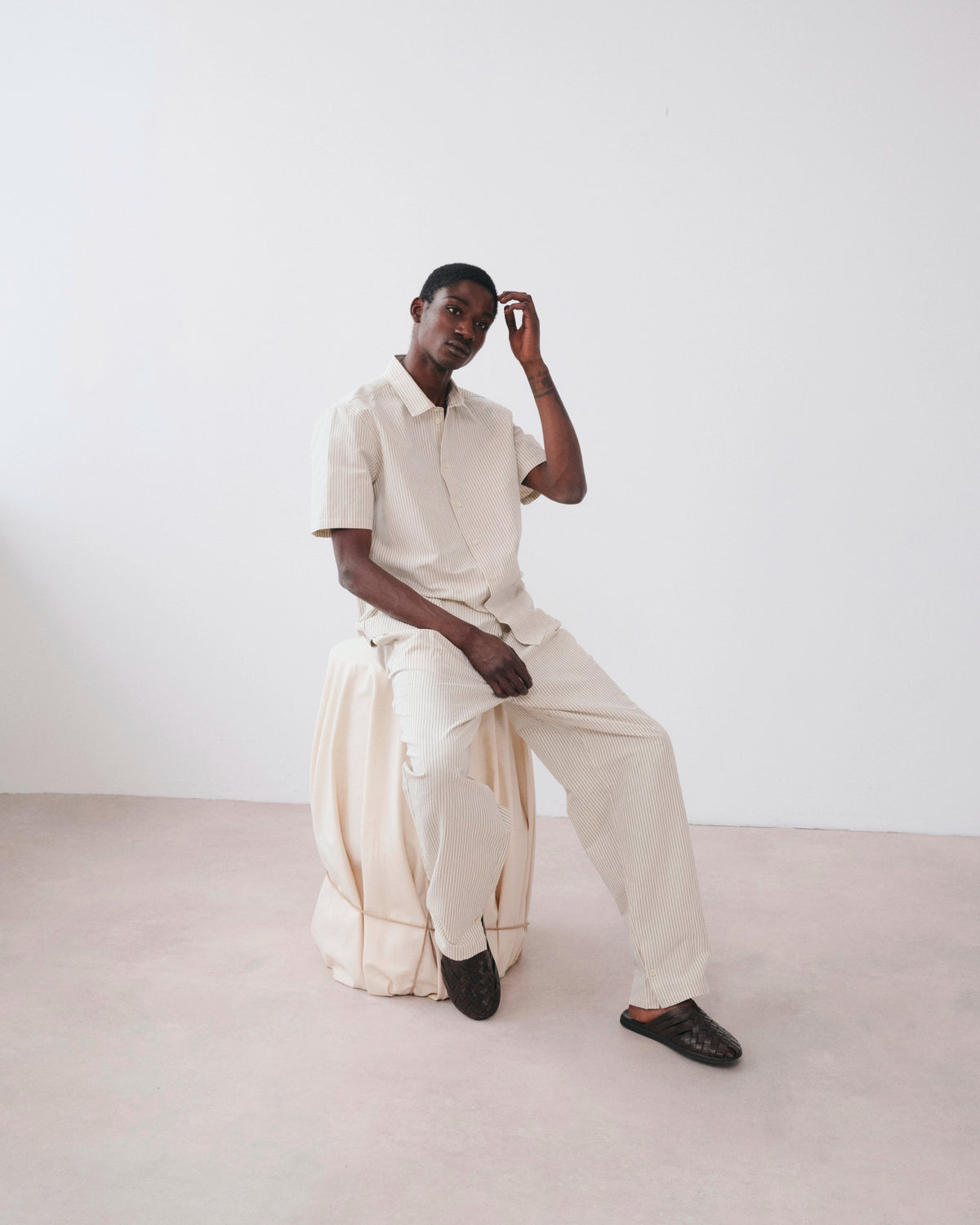 Helio Ecru stripes, pantalon en coton biologique et lin NOYOCO, homme SS26