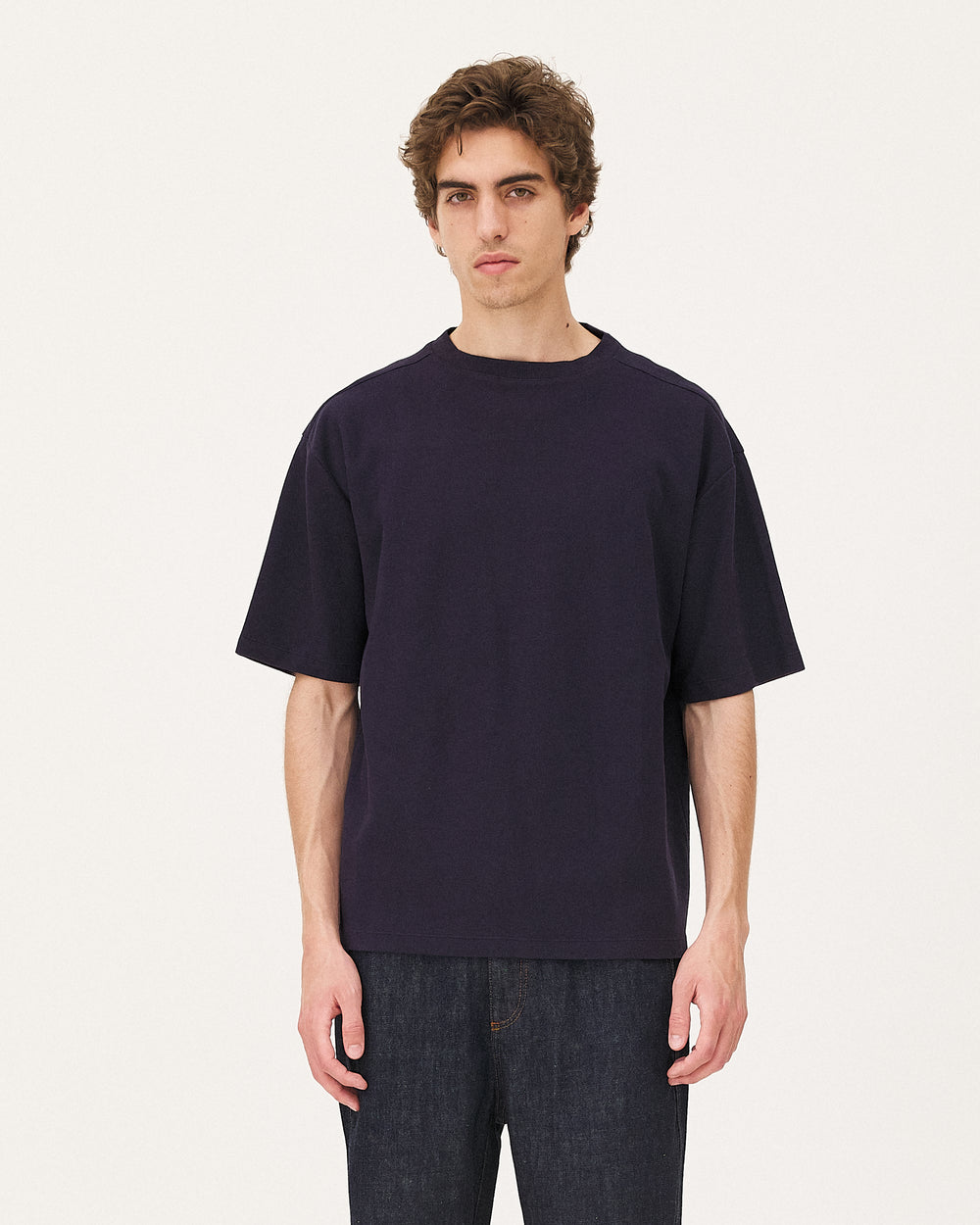 Tanger Navy, t-shirt en coton biologique NOYOCO, homme ss26 studio