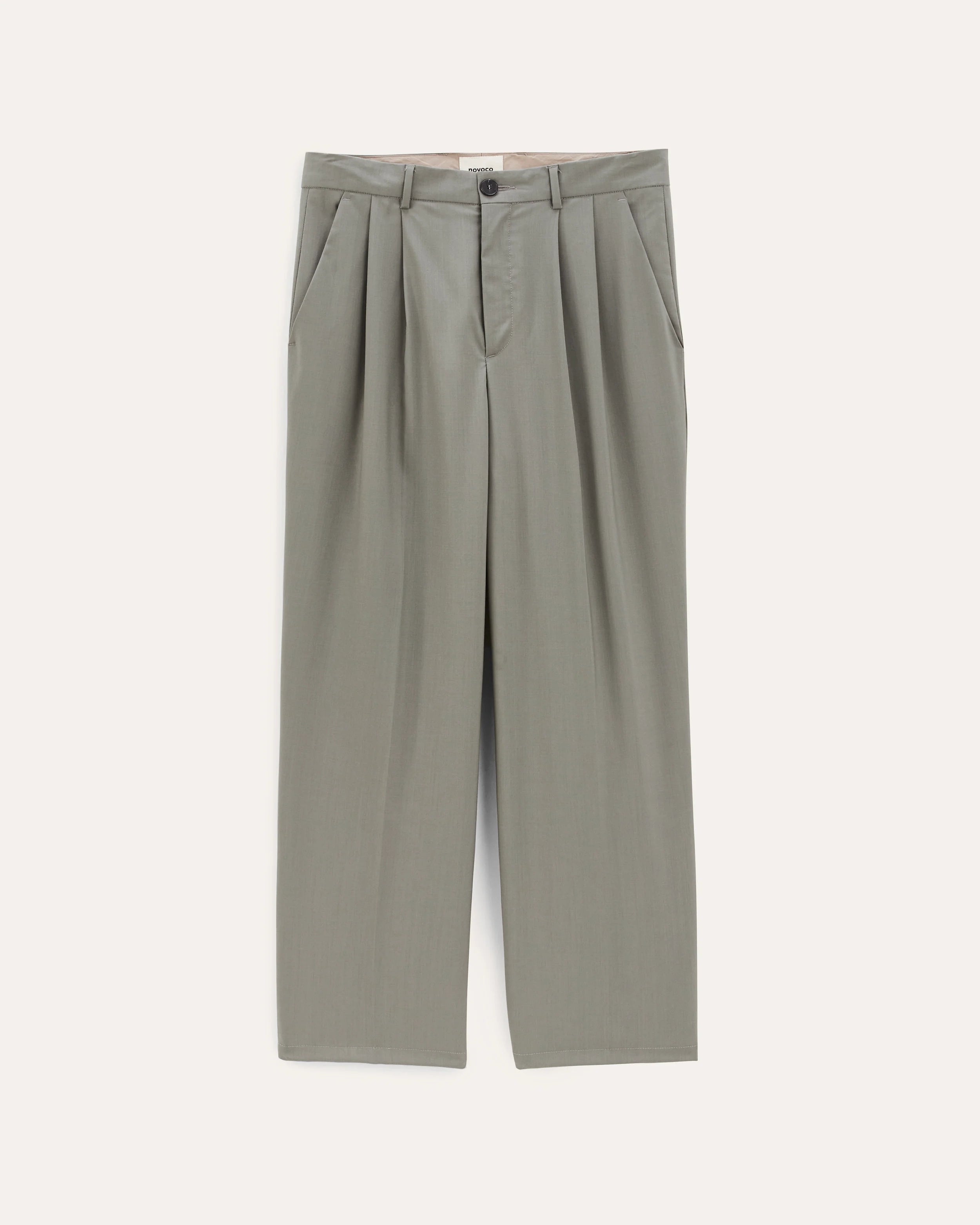 packshot ss26 studio