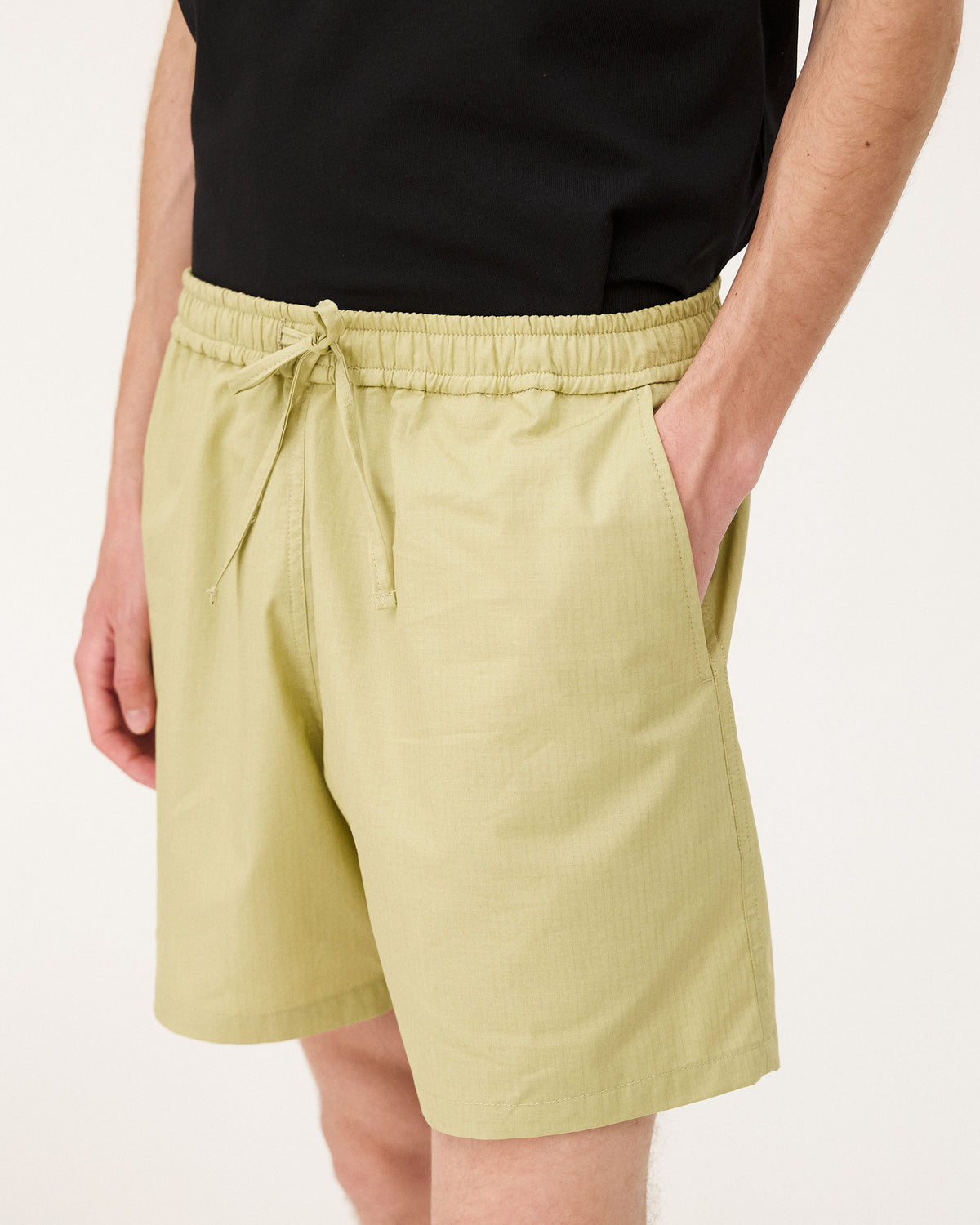 Malibu Pistachio, short en coton upcyclé NOYOCO, detail ss26 studio