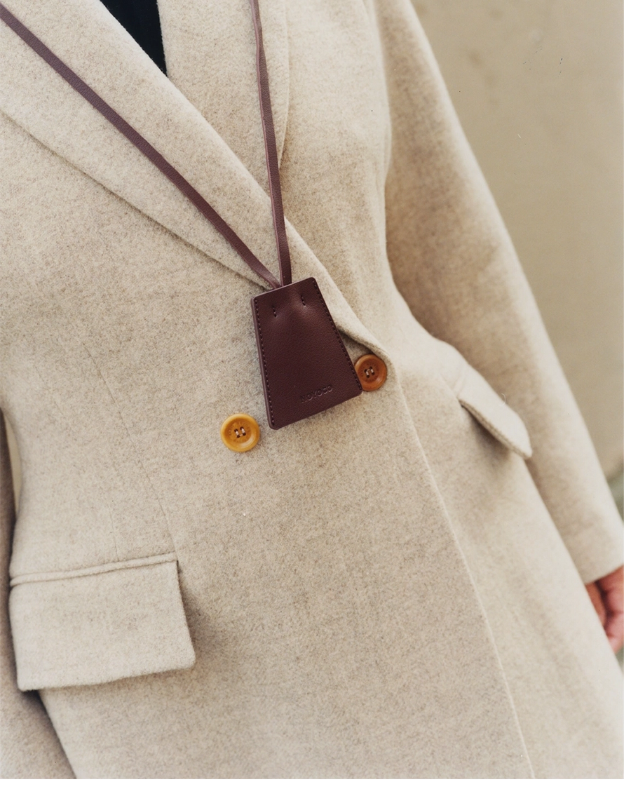 Porte-clefs Marron, porte-clefs en Recycleather NOYOCO, detail ECOM AW24