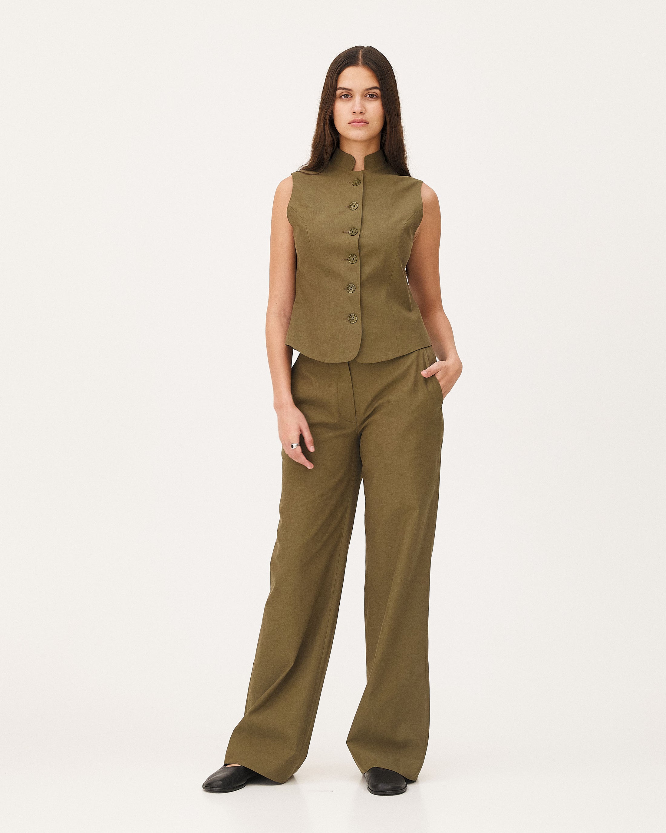 Gilia Khaki brown, pantalon en lyocell et coton NOYOCO, femme ss26 studio