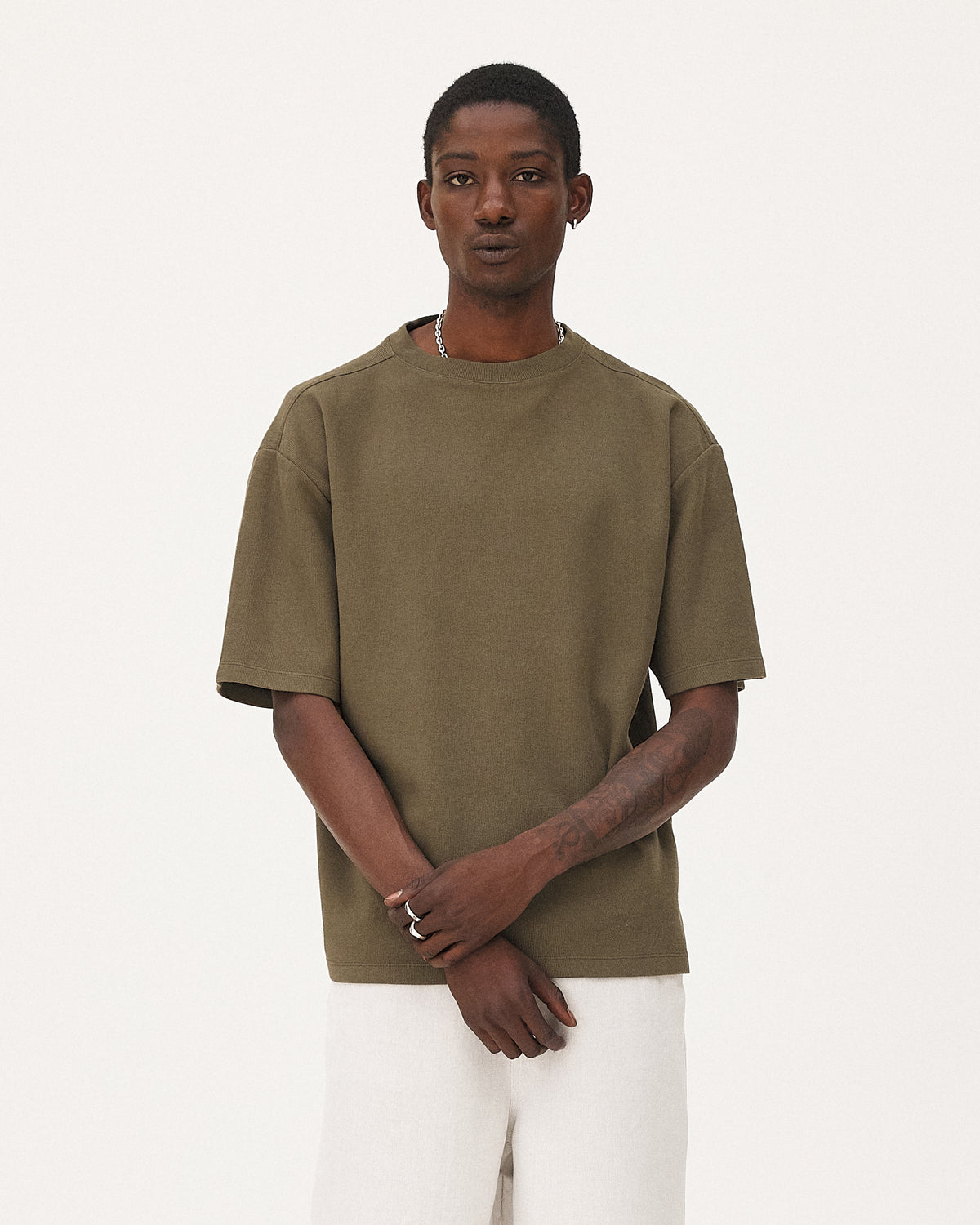 Tanger Khaki, t-shirt en coton biologique NOYOCO, homme ss26 studio