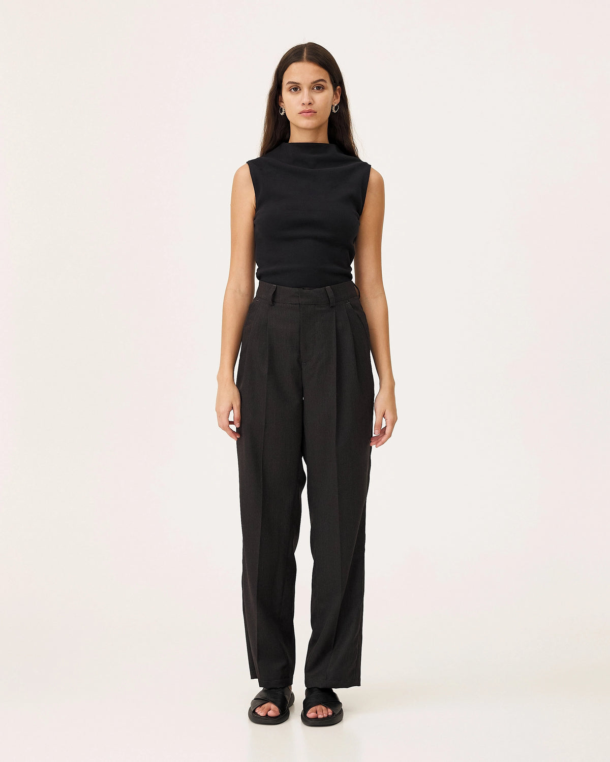 Elba Black, top en coton biologique NOYOCO, femme AW26 studio