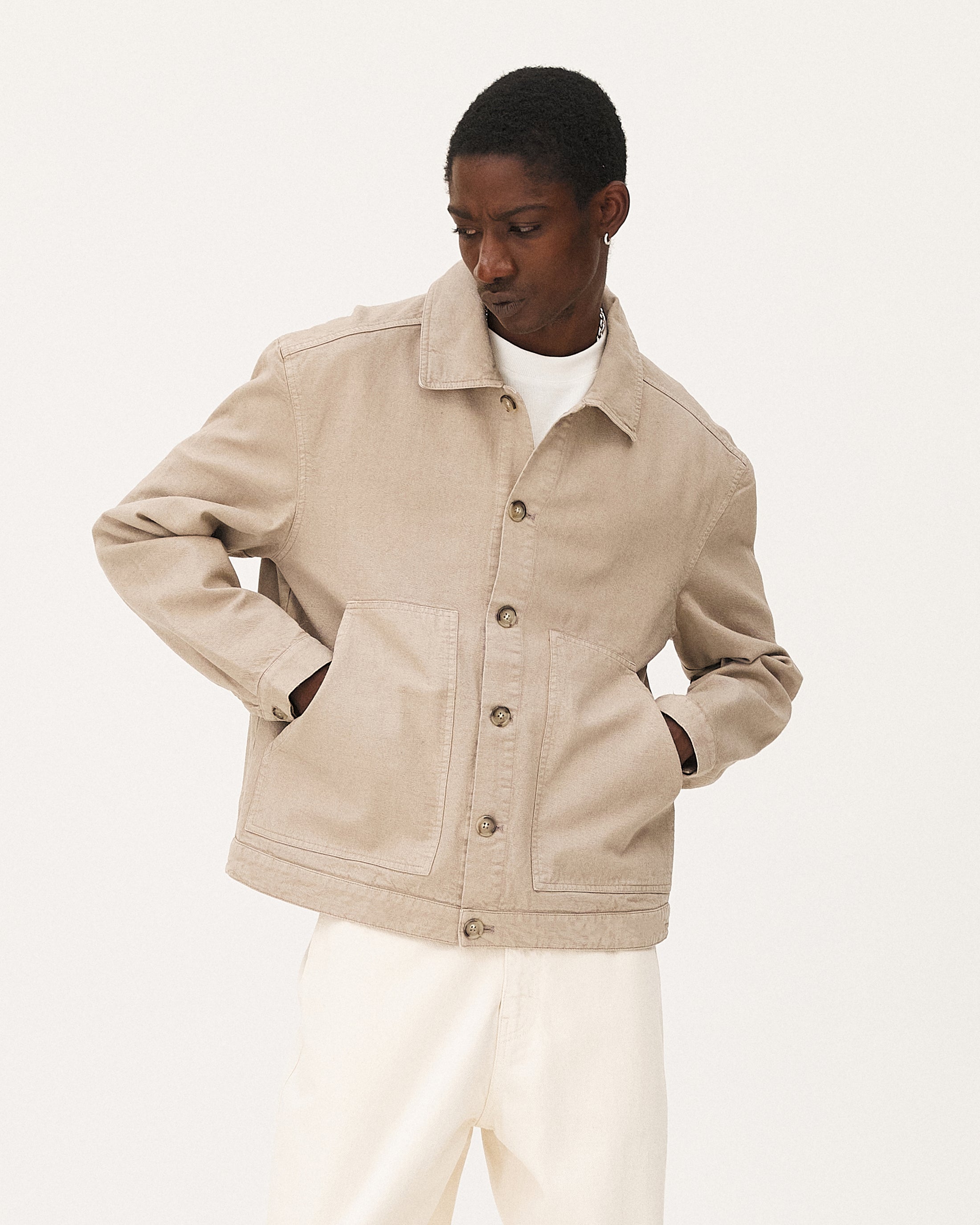 Arizona Grege 16-1107 TPG, veste en coton biologique, fibre d’ananas et lyocell NOYOCO, homme ss26 studio