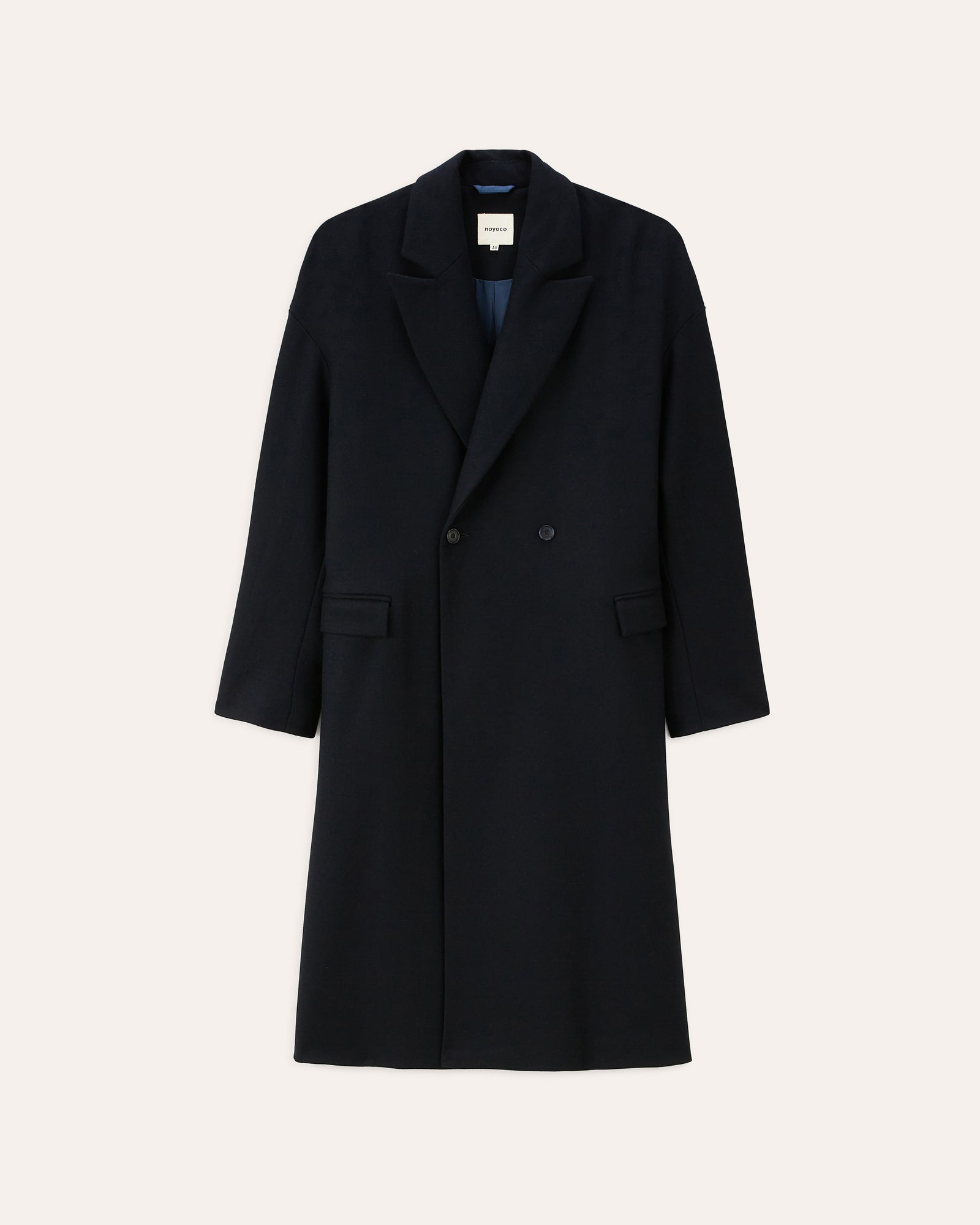 Caspa Midnight blue, manteau en laine et cachemire recyclés NOYOCO, packshot AW26 studio