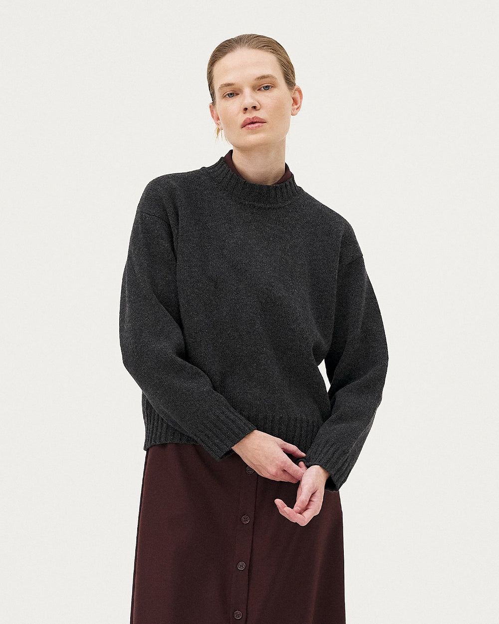 Miwa Anthracite, pull en laine mérinos et cachemire NOYOCO, femme AW25 studio