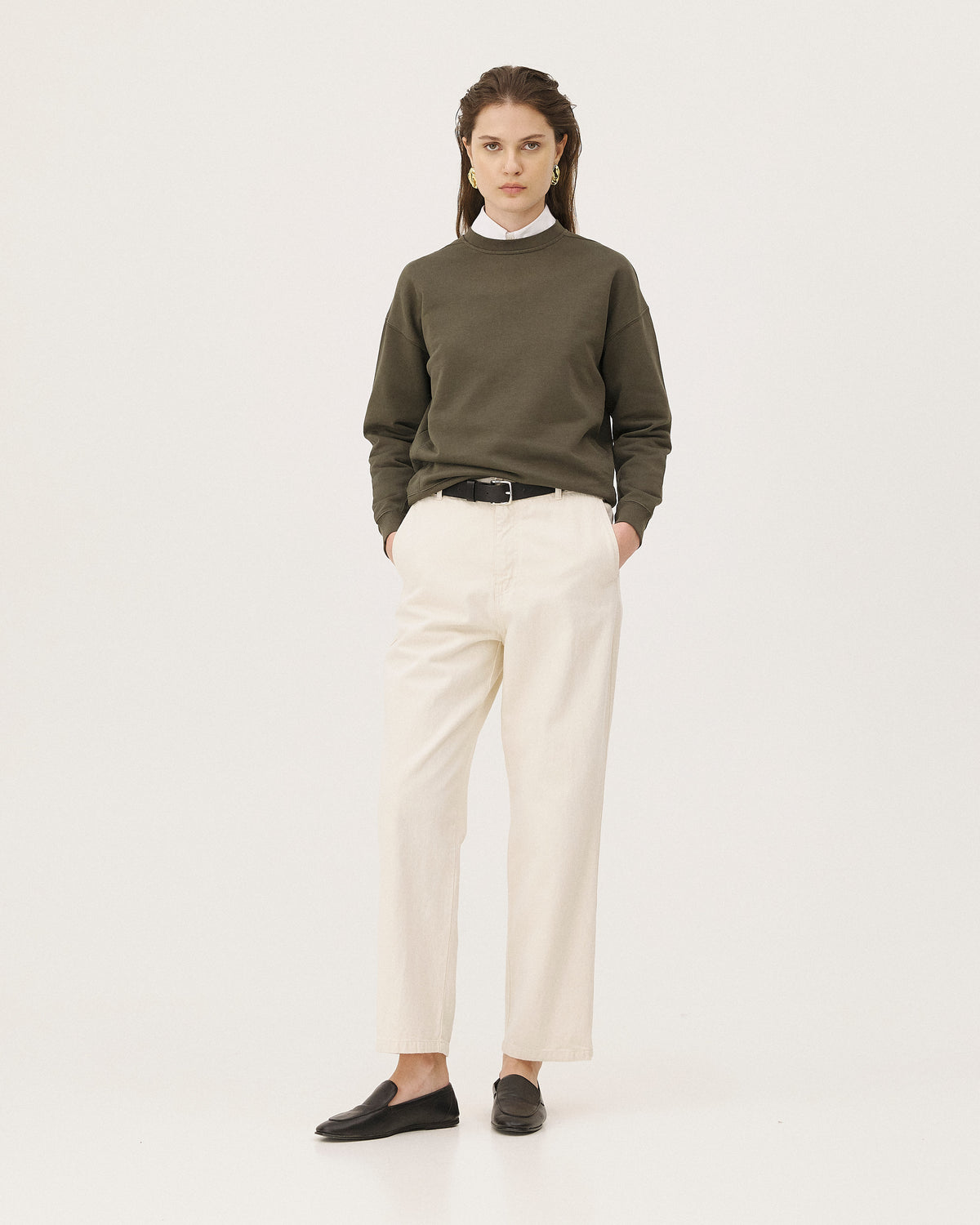 Newport Khaki, sweatshirt en coton biologique NOYOCO, femme AW26 studio