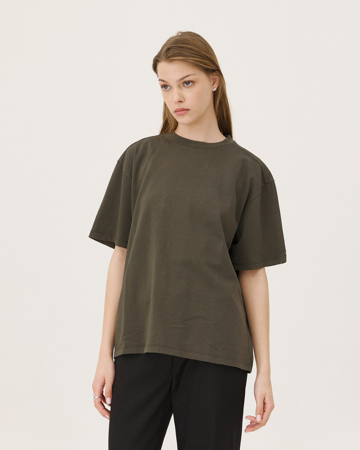 Gumi Military, t-shirt en coton biologique NOYOCO, femme face SS26