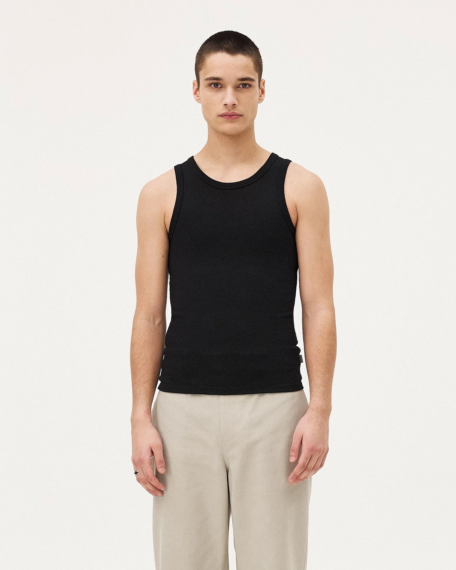 Leo Black, débardeur en coton bio NOYOCO