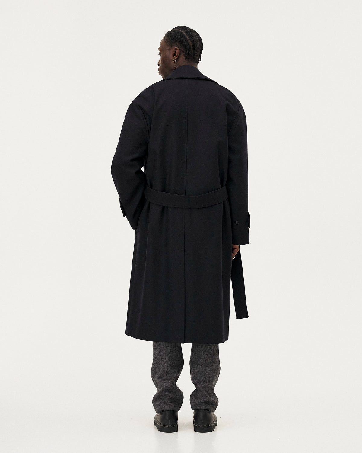 Verlaine Midnight blue porté par un homme - vue 2