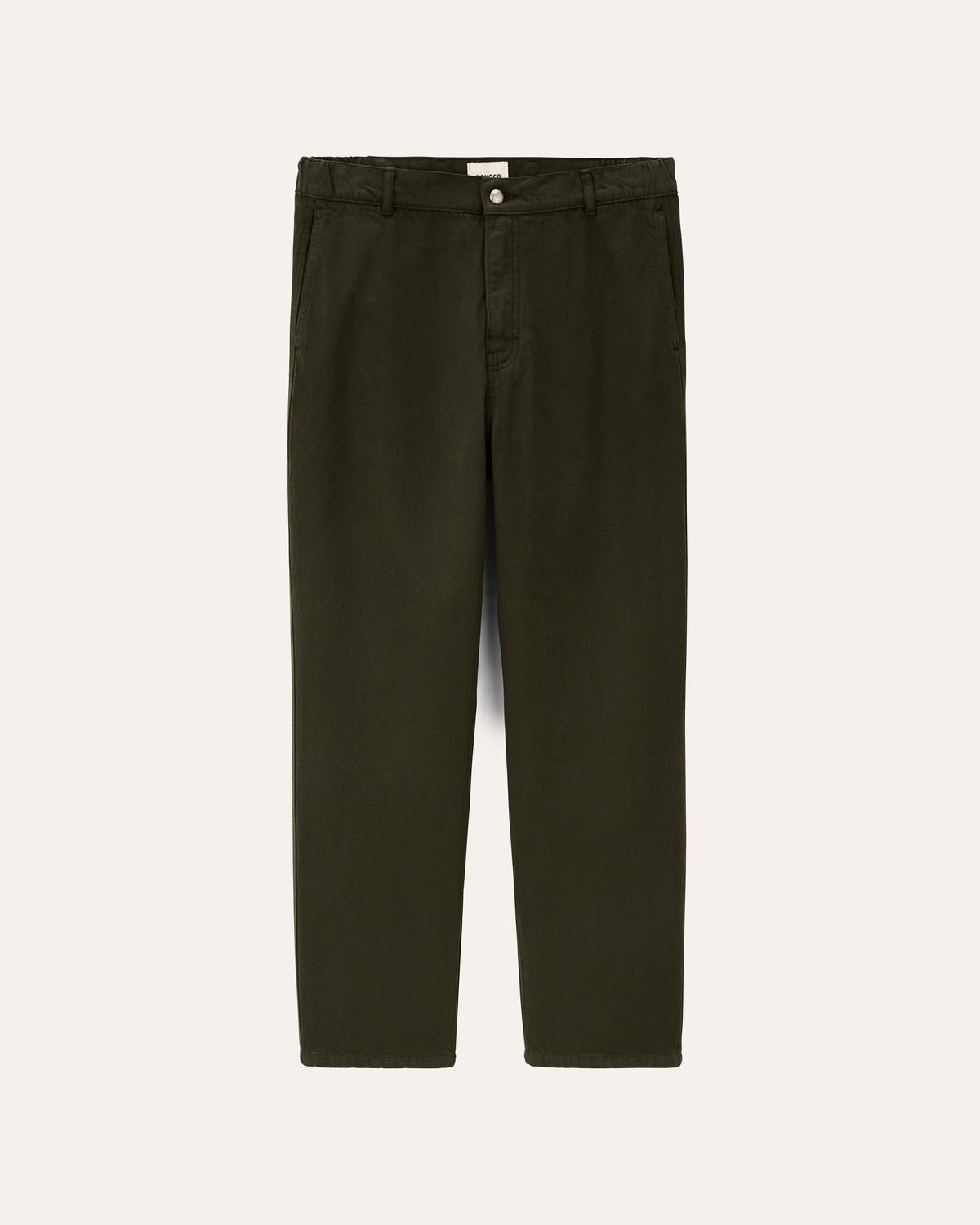 Calder Khaki, jean en coton biologique NOYOCO, packshot AW25 studio
